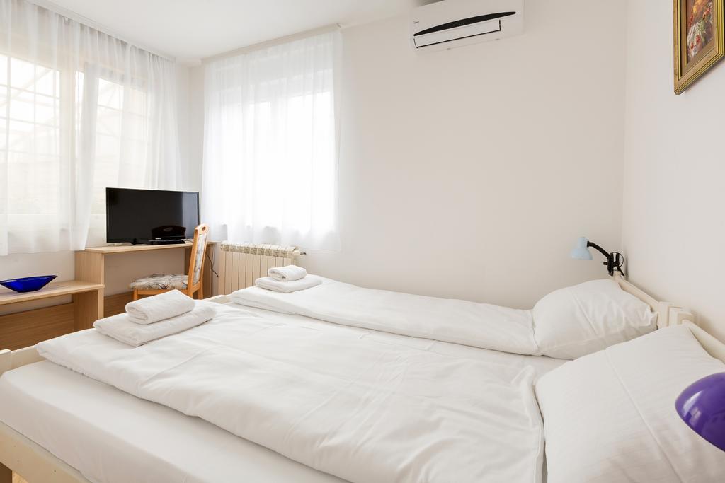 Dolce Vita Luxury Suites Belgrado Exterior foto
